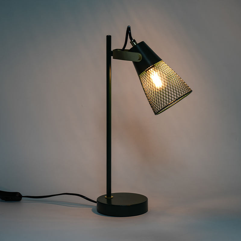 Hotell soverom metall hul jernbordlampe