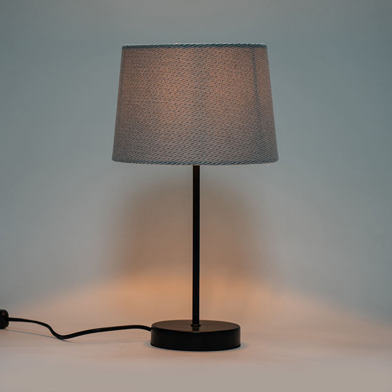 Retro maskinvare stoff bordlampe