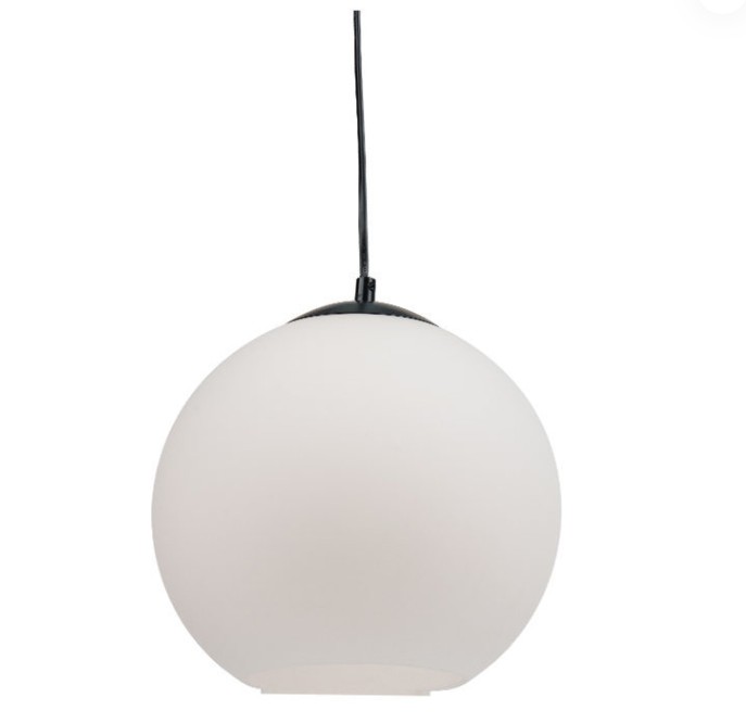 Hva er fordelene med det lette kremglasset i det sfæriske spisestuen anheng lys over vanlig glass?