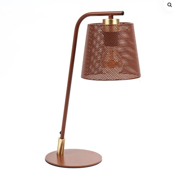 Nordisk metall smijernsbordlampe: En modell av materialer av høy kvalitet og fint håndverk