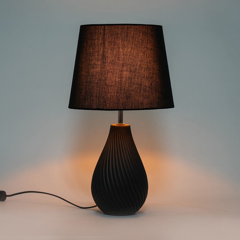 Hvorfor velge en minimalistisk nattbordslampe til soverommet ditt?